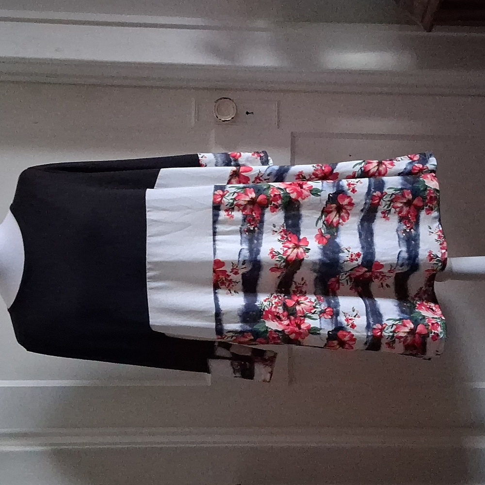 Elegant Floral Black and White Tunic